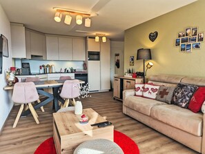 Flat-screen TV - Les Essampilles 25 by Interhome (Crans-Montana)