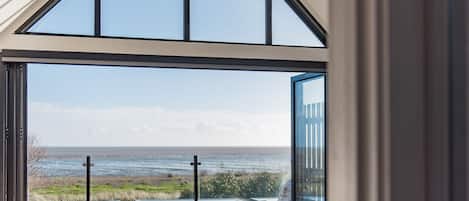 6 habitaciones, tabla de planchar con plancha, wifi y ropa de cama
