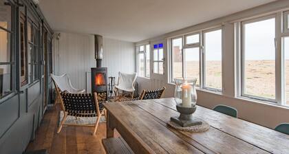 Sunray by Bloom Stays - a holiday let that sleeps 8 guests in 3 bedrooms