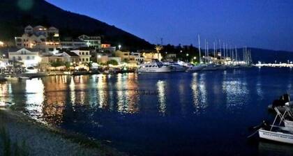 Spyros House, 3 bedrooms, amazing sea view in Agia Efimia