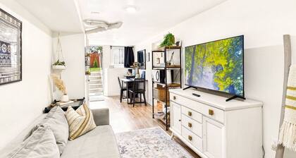 Stay in the center of the Willamette Valley close to wineries