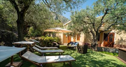 Elegante casa siciliana, piscina, bonitos acabados, vista al mar