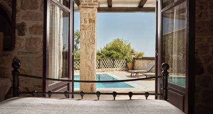 2 bedroom Apartment with private pool