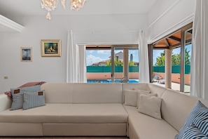 Smart TV, fireplace - Stylish Villa in Buje with outdoor kitchen (Buje)