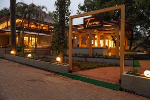 2 restaurants servant le petit déjeuner, spécialités Cuisine italienne