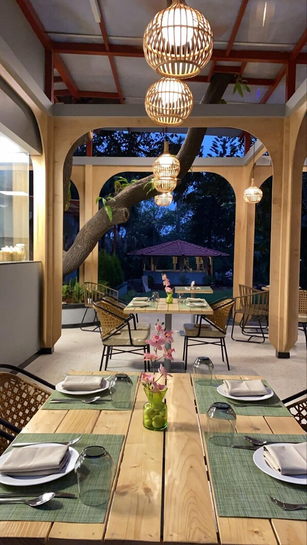 2 restaurants servant le petit déjeuner, spécialités Cuisine italienne