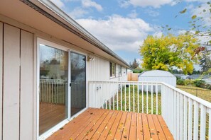 Terrace/patio - 1803 Renton · 2b1b Sweet Suite @Renton 10 mins to SeaTac airport (Renton)