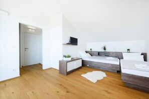 Deluxe Villa, 3 Bedrooms, Private Pool, Sea View -  Vila Dana & Thalia - Private pool (Novalja)