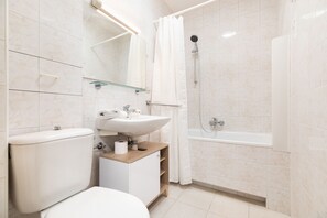 Comfort Apartment | Bathroom - P&O Apartments Gamerskiego (Warsaw)