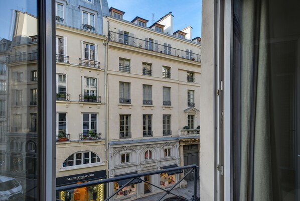 Interior - NEW APARTMENT MARCHE ST HONORE (Paris)