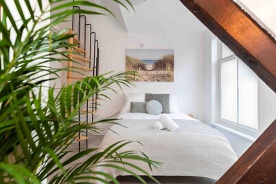 Vitamin Sea Double floor Loft next to the Beach