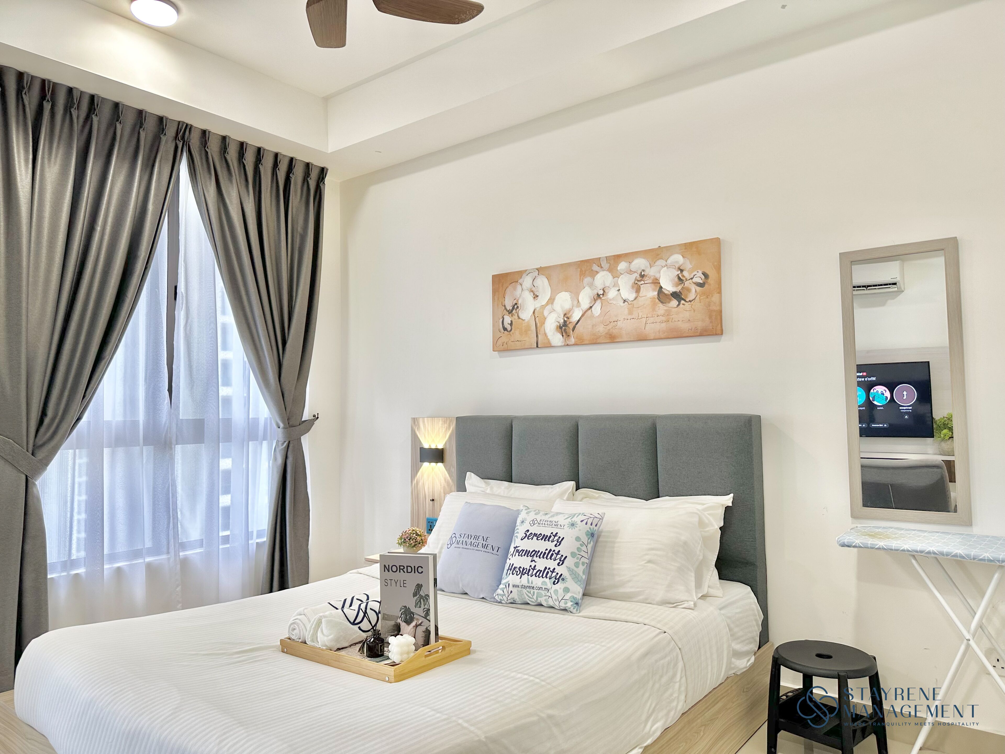 Comfort Studio, 1 Queen Bed with Sofa bed | Iron/ironing board, free WiFi, bed sheets