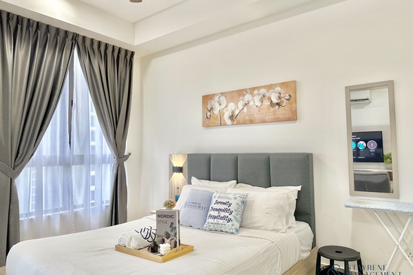 Comfort Studio, 1 Queen Bed with Sofa bed | Iron/ironing board, free WiFi, bed sheets