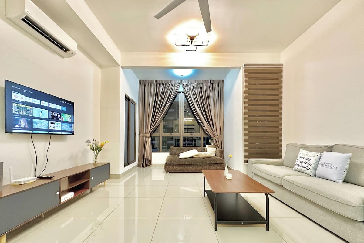 Comfort Apartment, 1 Bedroom, Non Smoking, City View | Living area | 58-inch Smart TV with digital channels, TV, Netflix