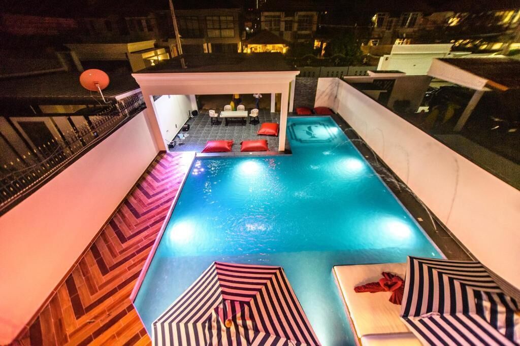 Kolam renang outdoor