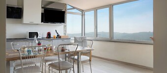 Appartement de vacances "Maison Nigella Langhe" avec vue sur les montagnes, balcon et Wi-Fi.