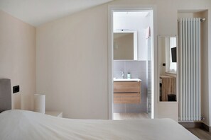 2 chambres, fer et planche à repasser, accès au Wi-Fi (inclus)