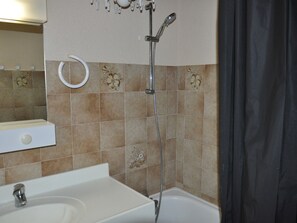 Bathroom - 2 Rooms Near Lifts with Mezzanine and Parking (La Chapelle-d'Abondance)