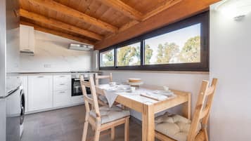 Réfrigérateur, four, plaque de cuisson, lave-vaisselle