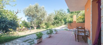 Casa en la colina con vistas a la montaña, jardín y Wi-Fi