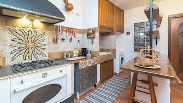Kühlschrank, Ofen, Herdplatte, Geschirrspüler