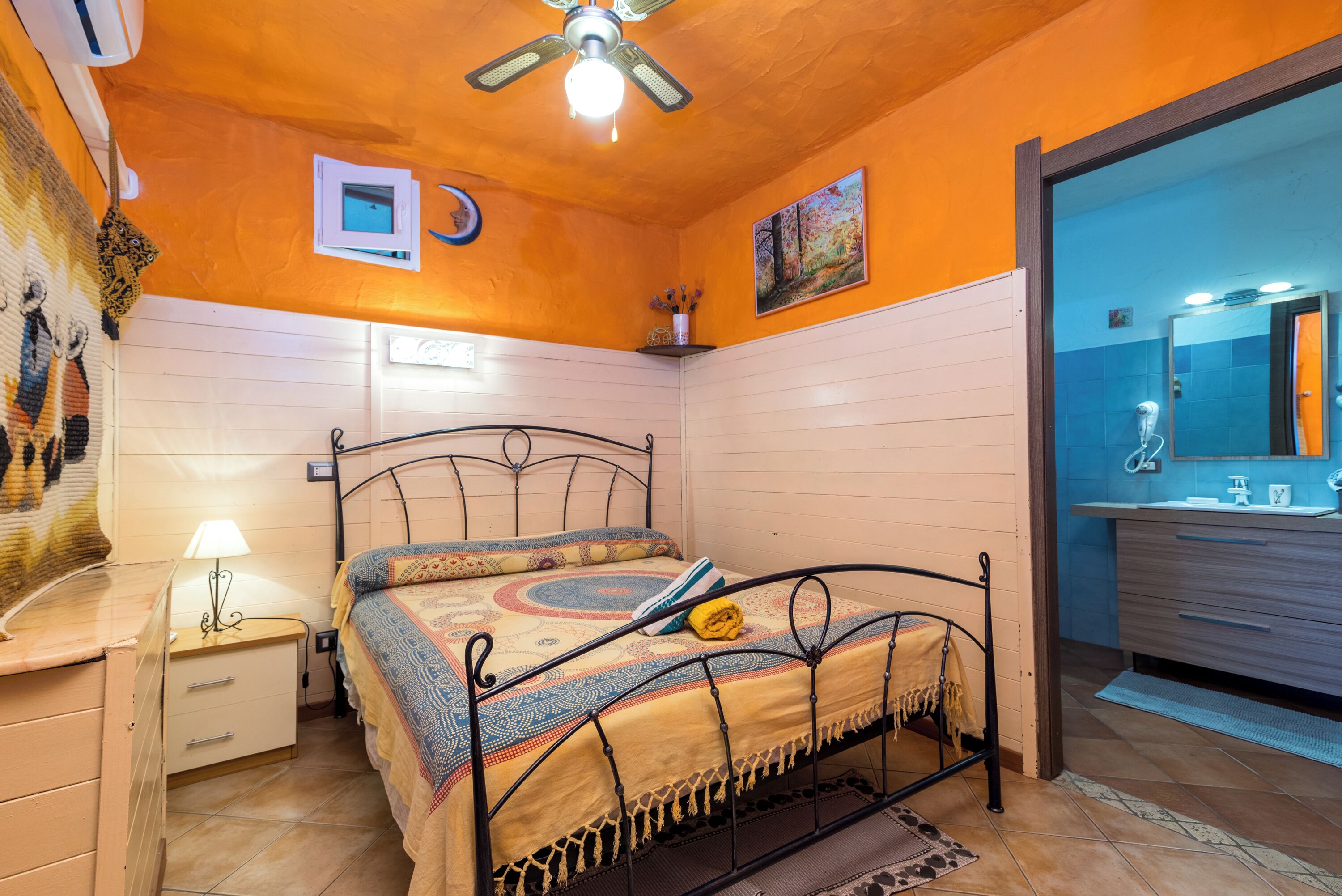 2 多间卧室、熨斗/熨衣板、免费 WiFi、床单