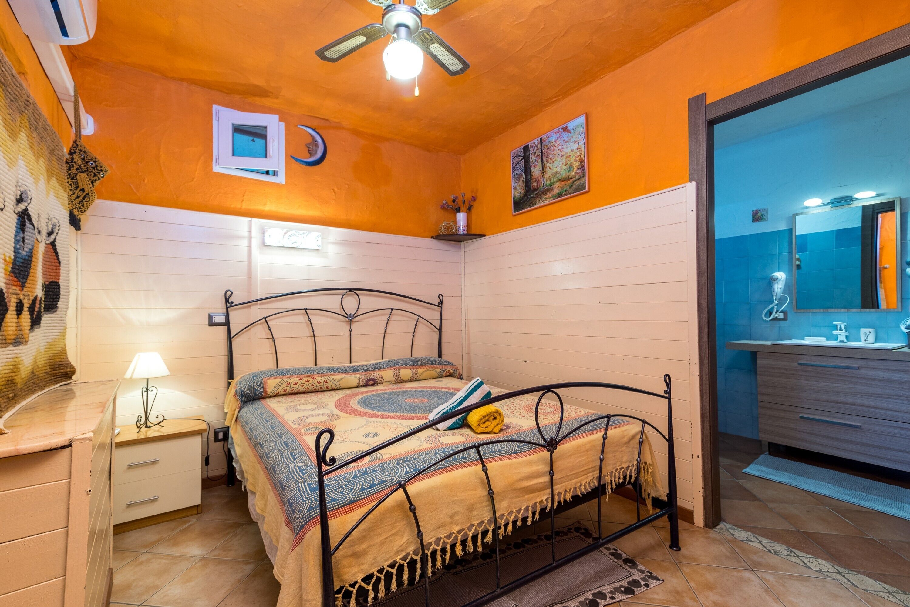 2 habitaciones, tabla de planchar con plancha y wifi gratis 