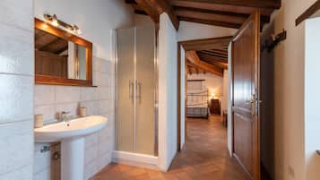 5 camere, Wi-Fi gratuito, lenzuola