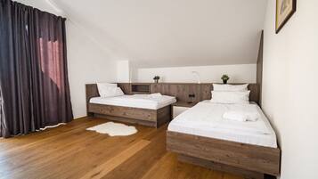 3 bedrooms, in-room safe, iron/ironing board, free WiFi