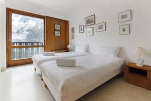 3 bedrooms, travel crib, free WiFi, bed sheets
