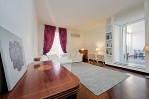 Living area - San Giovanni - Apartment for 4 pax with beautiful terrace close to the Coloseum (Roma)