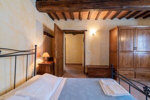 2 bedrooms, free WiFi, bed sheets, wheelchair access