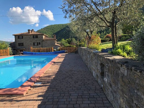 Agriturismo 'Cuiano Il Colombaio' with Mountain Views, Shared Pool and Wi-Fi