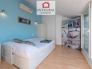 2 Schlafzimmer, schallisolierte Zimmer, Bügeleisen/Bügelbrett