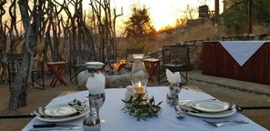 Outdoor dining - Bundox Explorer Camp (Hoedspruit)