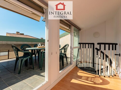 Stunning Duplex 200m from Platja Gran, 3BR, Balcony, Terrace, Parking, WiFi, A/C, Lift