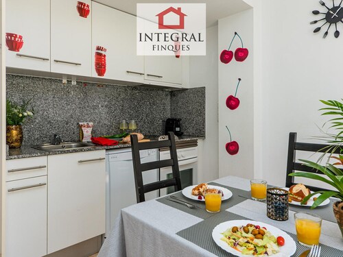 Stunning Duplex 200m from Platja Gran, 3BR, Balcony, Terrace, Parking, WiFi, A/C, Lift