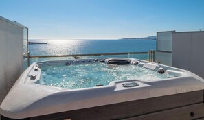 Baignoire à remous extérieure