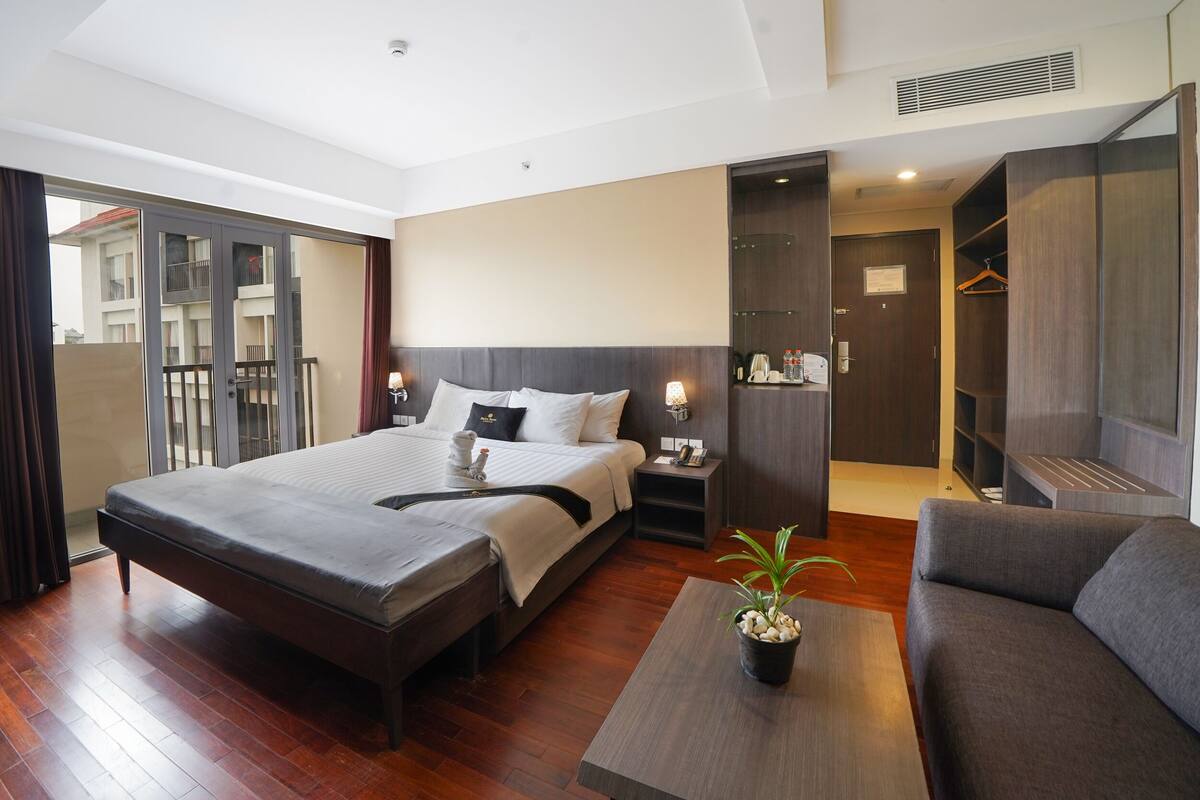 Junior Room | Desk, free WiFi, bed sheets