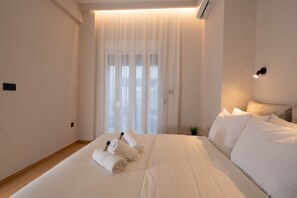 Deluxe Apartment, 2 Bedrooms, 2 Bathrooms - Athens Hippest Apartment (Athens)