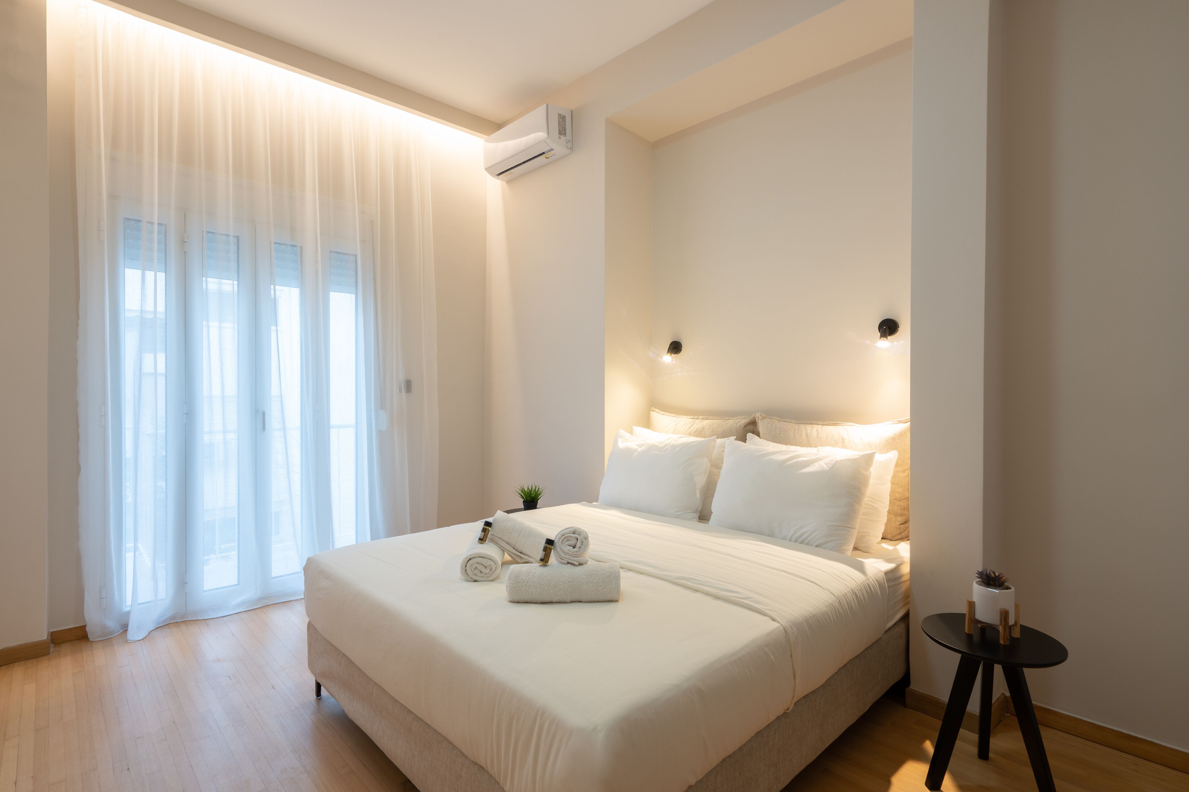 Caja de seguridad en la habitación y decoración personalizada 