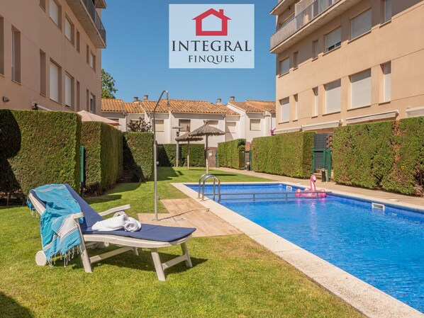 Pool - Palamós: Duplex Familial 200m de la Plage avec Piscine et Patio Privé (Calonge)