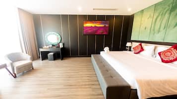 Grand Double Room | In-room safe, desk, laptop workspace, free WiFi