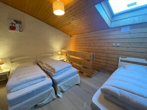 WiFi - Bright apartment near Linga with WiFi and parking, South/East balcony (Châtel)