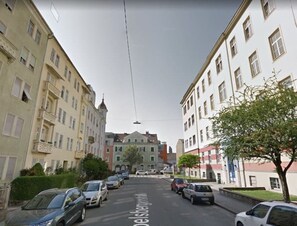 Parkplätze auf dem Gelände