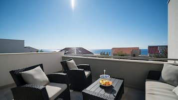 Deluxe Villa, 3 Bedrooms, Private Bathroom, Courtyard View | Balcony view