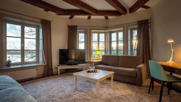 Superior Doppelzimmer mit Elbblick | Allergikerbettwaren, Zimmersafe, Schreibtisch, Verdunkelungsvorhänge