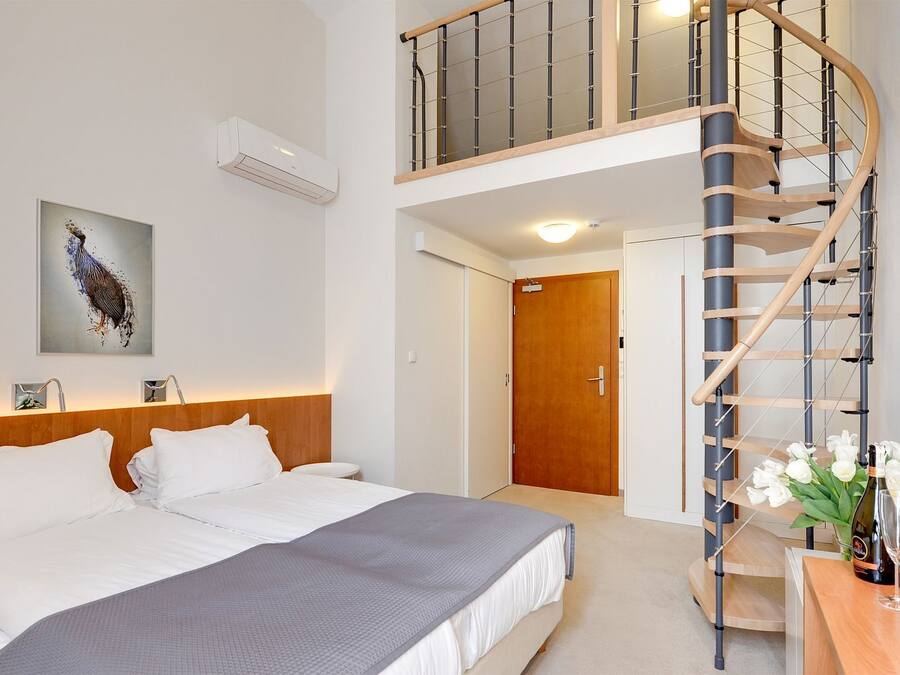 Classic-Zimmer | Schallisolierte Zimmer, Bügeleisen/Bügelbrett, Reisekinderbett