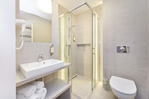 淋浴设施、毛巾