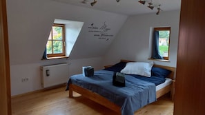 4 soverom, reiseseng for barn, wi-fi (inkludert) og sengetøy